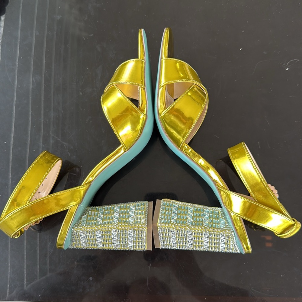 Betsey Johnson SB-Bell Yellow Gold Metallic Crystal Embellished Heel Sandals 8.5 - Picture 6 of 11